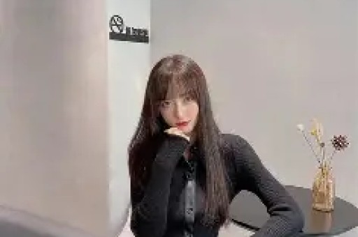 详细阅读:曝大批演员计划开演唱会这是快速变现的新赛道引发割韭菜争议 曝大批演员计划开演唱会这是快速变现的新赛道引发割韭菜争议