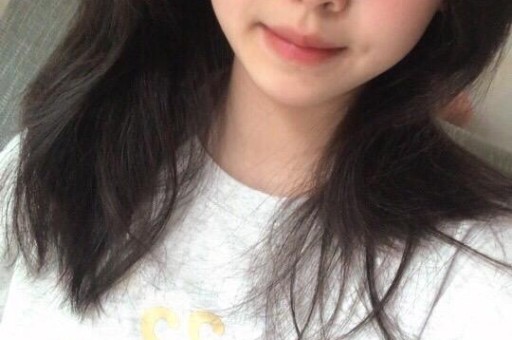 女大学生深夜得知母亲去世向同校70万粉丝博主求助后获助 女大学生深夜得知母亲去世向同校70万粉丝博主求助后获助